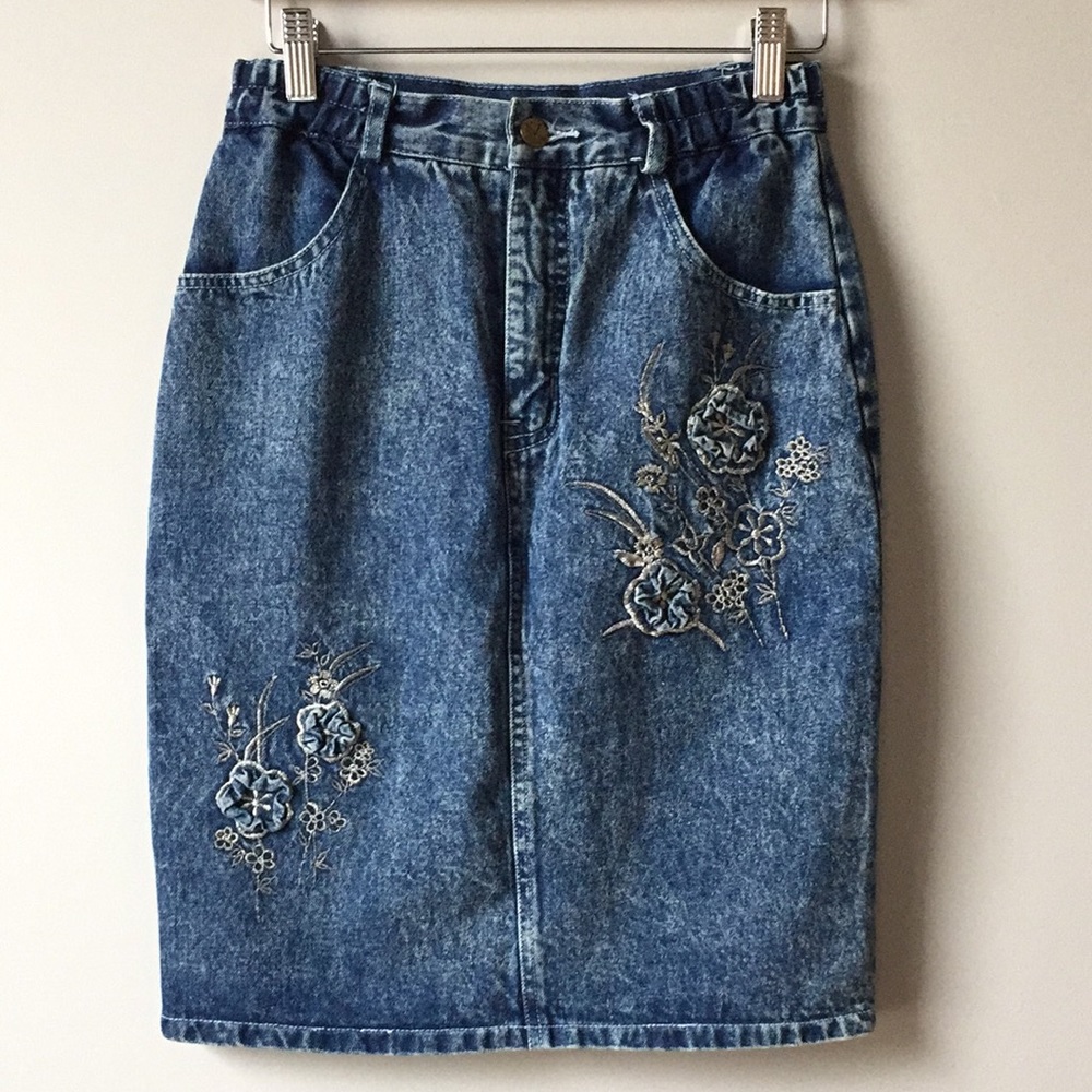 Cute denim skirt